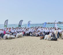 United Petroleum realiza jornada de limpieza en Playa Gringo de Haina por el Día Mundial de los Océanos
