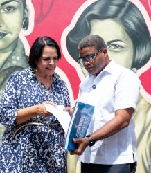 Propeep rinde tributo a los héroes del Movimiento 14 de Junio con emblemático Paseo de los Colores