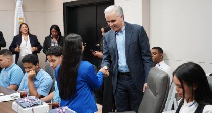 Delegación de estudiantes representará al país en Kenia y Estados Unidos en programas internacionales de liderazgo y debate