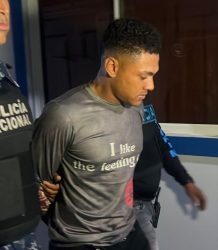 Tras amplio despliegue de búsqueda policial, se entrega presunto autor de la muerte de adolescente en Santiago