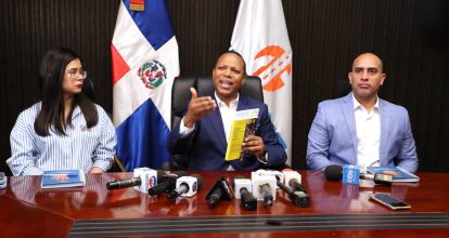 Queda sin efecto aumento del pasaje en Santiago; INTRANT y CNTT acuerdan mesa de diálogo