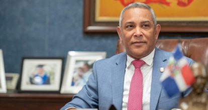 Senador Franklin Romero felicita a los Gigantes de San Francisco por conquistar el campeonato de la LNB