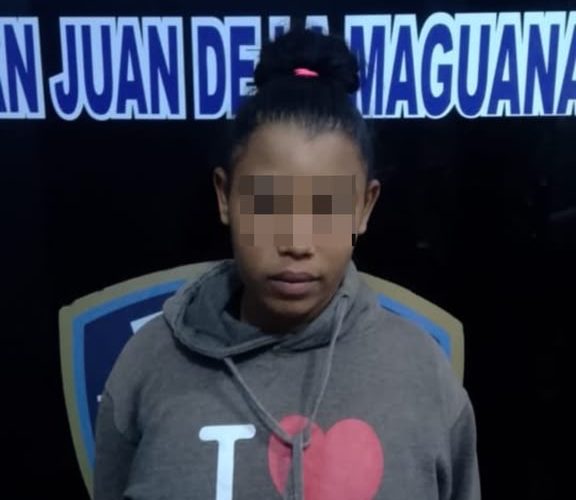 Policía Nacional apresa a mujer acusada de fraude electrónico mediante recepción de dinero en cuenta bancaria