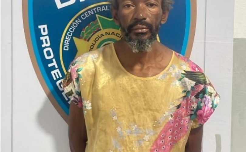 Policía Nacional captura a “Johnny Santos”, presunto autor de robo en parroquia de La Guáyiga, Pedro Brand