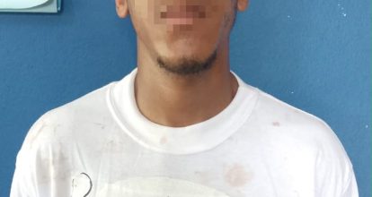 Policía apresa en flagrancia a hombre acusado de agredir a mujer y a una menor en La Vega