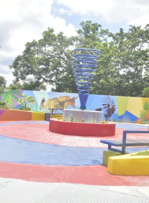 Junta Municipal de Angelina inaugura parque en El Remolino y entrega cancha y capilla remodelada en El Limoncito